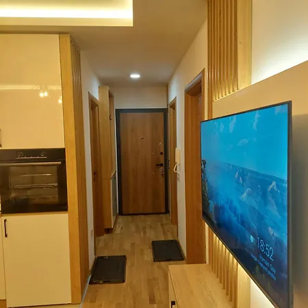 Lu Apartman *