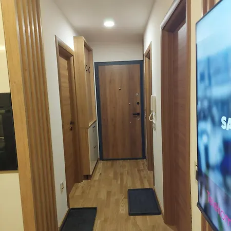 Lu Apartman *