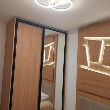 Lu Apartman *
