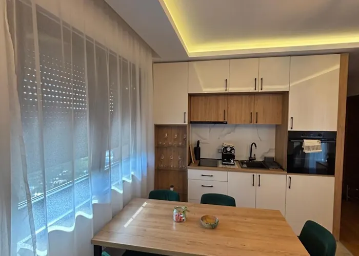 Lu * زلاتيبور